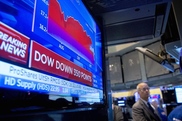 Why the Dow Is Vulnerable to Weak Oil Prices